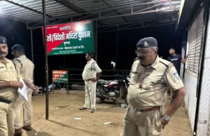 “अवैध रूप से शराब पिलाने एवं पीने वालो पर चौरई पुलिस ने की कार्यवाही” “पांच लोगो के विरुद्ध किया मामला दर्ज”