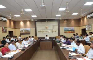 नवीन संयुक्त कलेक्टर कार्यालय भवन के निर्माण के संबंध में प्रस्तावित पुनर्घनत्वीकरण योजना की समीक्षा बैठक संपन्न