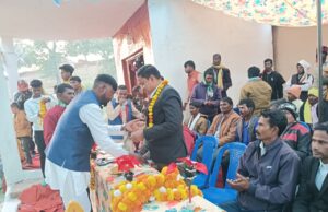 जिला पंचायत अध्यक्ष ने किया परासिया के ग्राम दमुआ में अतिरिक्त कक्ष का भूमिपूजन