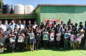 माध्यमिक शाला लोहांगी में डॉ.सोयल खान ने विद्यार्थियों को शिक्षण सामग्री प्रदाय कर मनाया जन्मदिवस