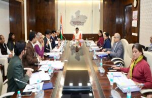 मंत्रि-परिषद की बैठक में मंत्री-परिषद सदस्यों को मिले टैबलेटपारदर्शिता और समय की बचत के लिए सभी मंत्री नई व्यवस्था का लें लाभ : मुख्यमंत्री डॉ. यादव