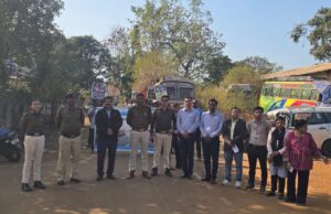 छिंदवाड़ा पुलिस द्वारा अशोक लीलेंड ड्राइविंग स्कूल के साथ सड़क सुरक्षा सप्ताह के अंतर्गत यातायात नियमों की जागरूकता रैली एवं नुक्कड़ सभा का किया आयोजन