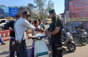 पुलिस अधीक्षक छिंदवाड़ा अजय पांडे के निर्देशन पर यातायात पुलिस छिंदवाड़ा द्वारा मकर संक्रांति एवं सड़क सुरक्षा माह के अवसर पर विशेष जागरूकता कार्यक्रम